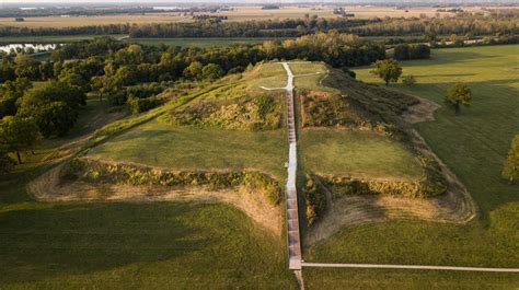 Cahokia MOUND City:  Bir Orta Çağ Kızılderili Medeniyeti ve Mimari Muhteşemliği