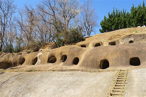 Kofun Dönemi İnşası ve Büyük Mezar Yapımlarıyla Japonya'da Geleneksel Uygulamaların Değişimi