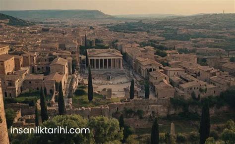 Konstantinopolis Kuşatması ve Roma İmparatorluğu'nun Bölünmesi: Hristiyanlık'ın Yayılışı ve Antik Dünyanın Sonu